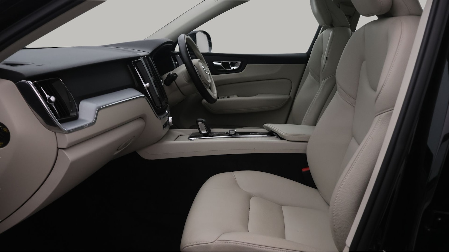 Used Volvo XC60 2021 for sale - 77669129: Photo 14