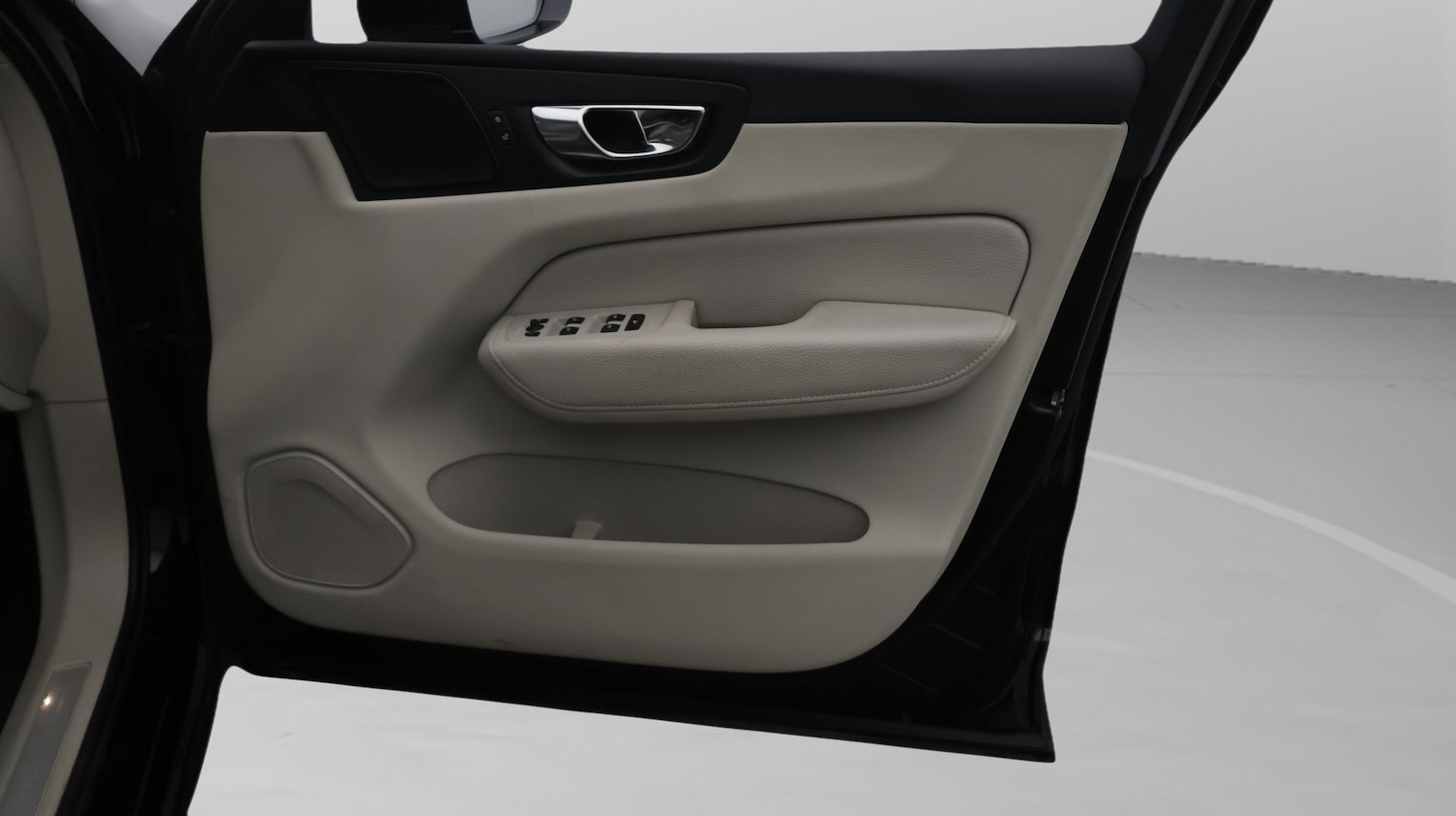 Used Volvo XC60 2021 for sale - 77669129: Photo 15