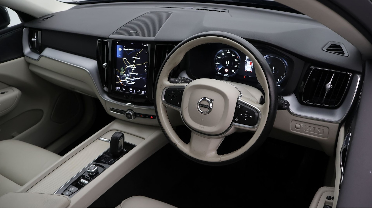 Used Volvo XC60 2021 for sale - 77669129: Photo 9