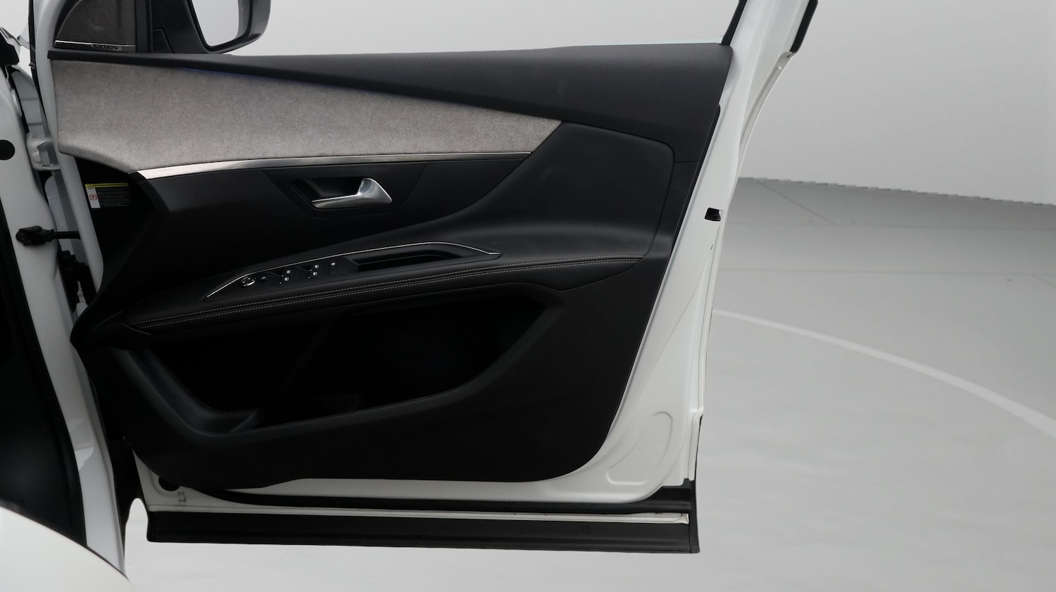 Used Peugeot 5008 2021 for sale - 77620773: Photo 15