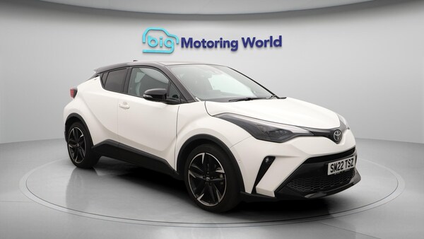 Used Toyota C-HR 2022 for sale - 76337806: Photo 2