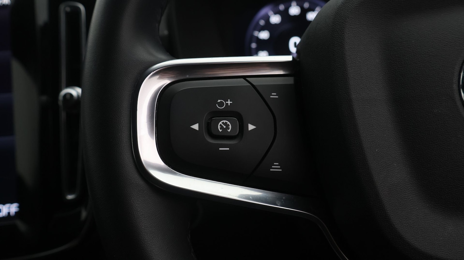 Used Volvo XC40 2022 for sale - 77339545: Photo 24