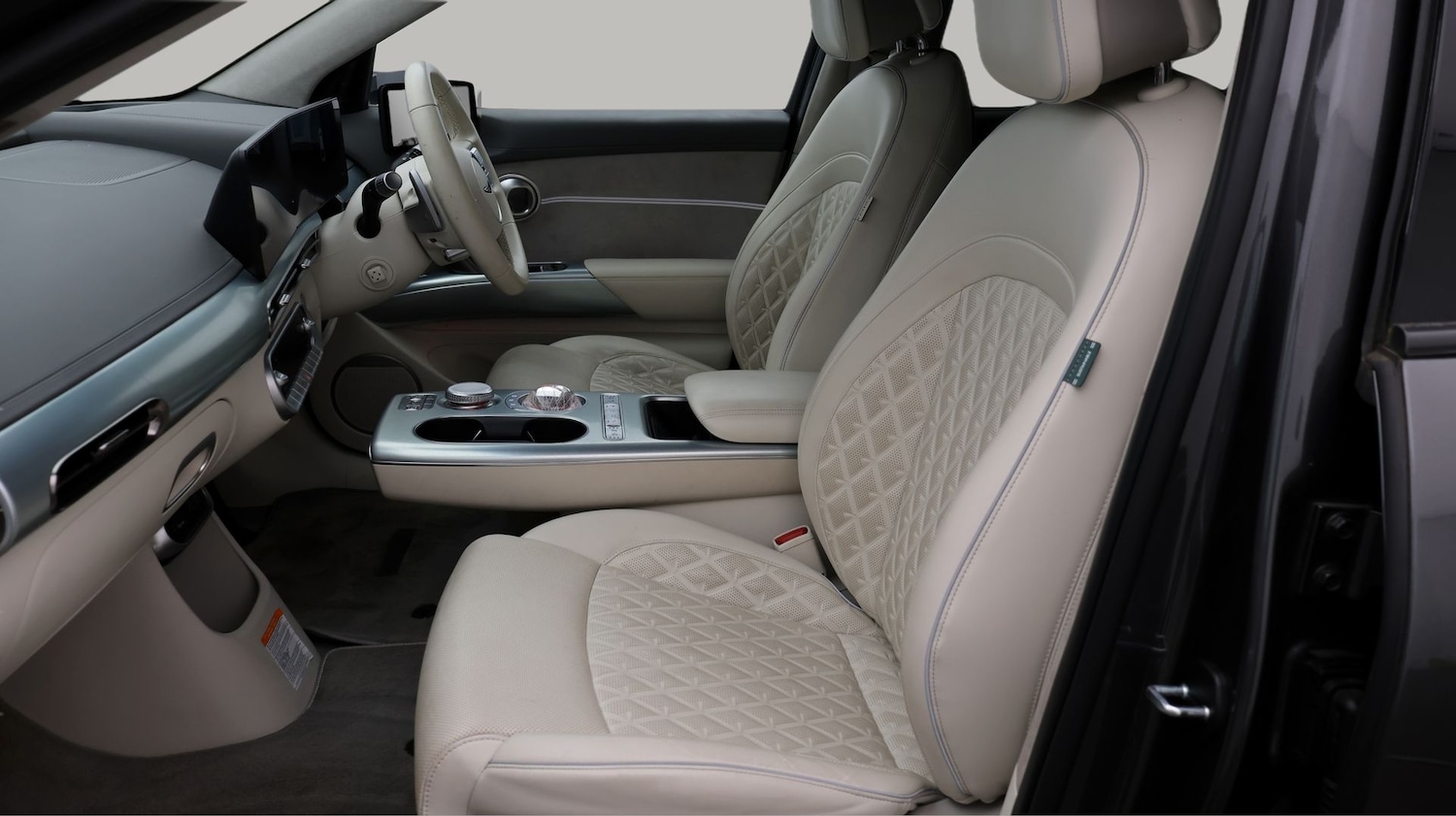 Used Genesis GV60 2022 for sale - 77854452: Photo 14