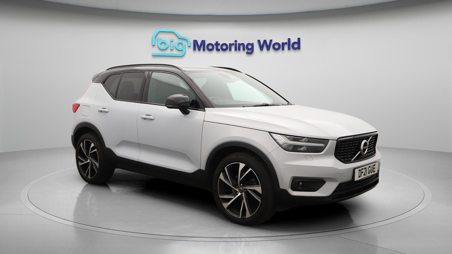 Used Volvo XC40 2021 for sale - 76085219: Photo 2