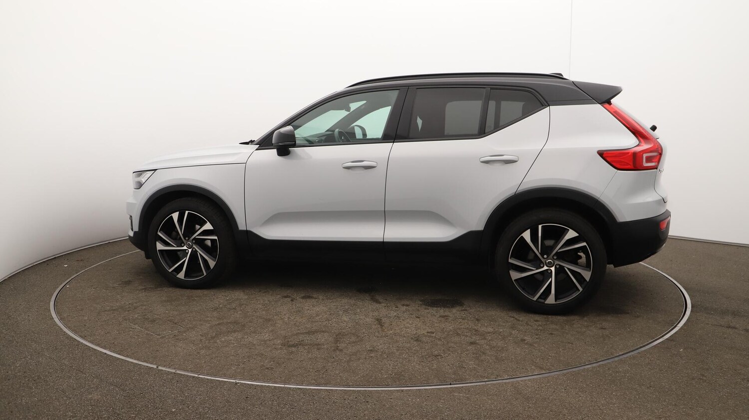 Used Volvo XC40 2021 for sale - 76085219: Photo 59