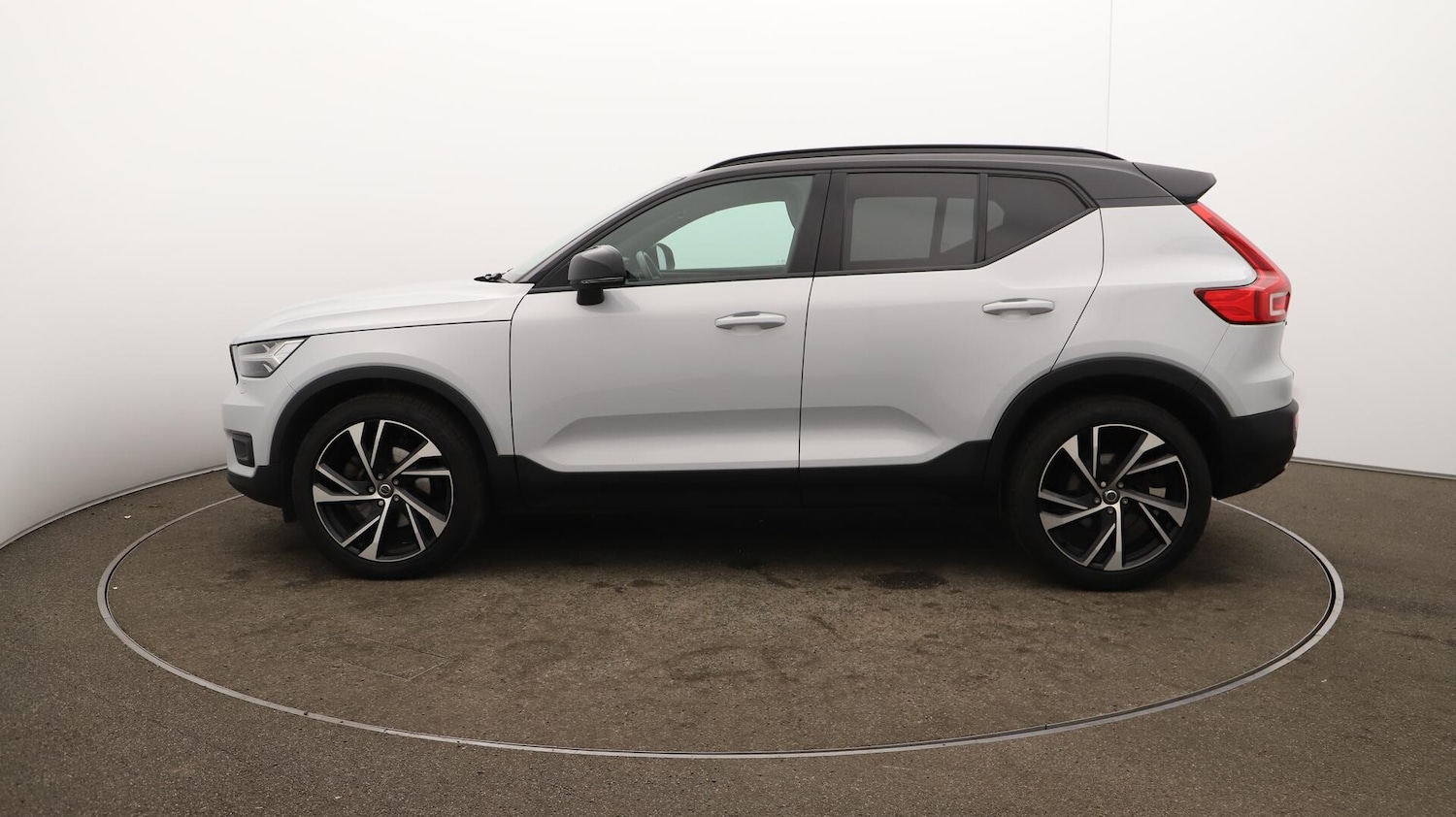 Used Volvo XC40 2021 for sale - 76085219: Photo 65