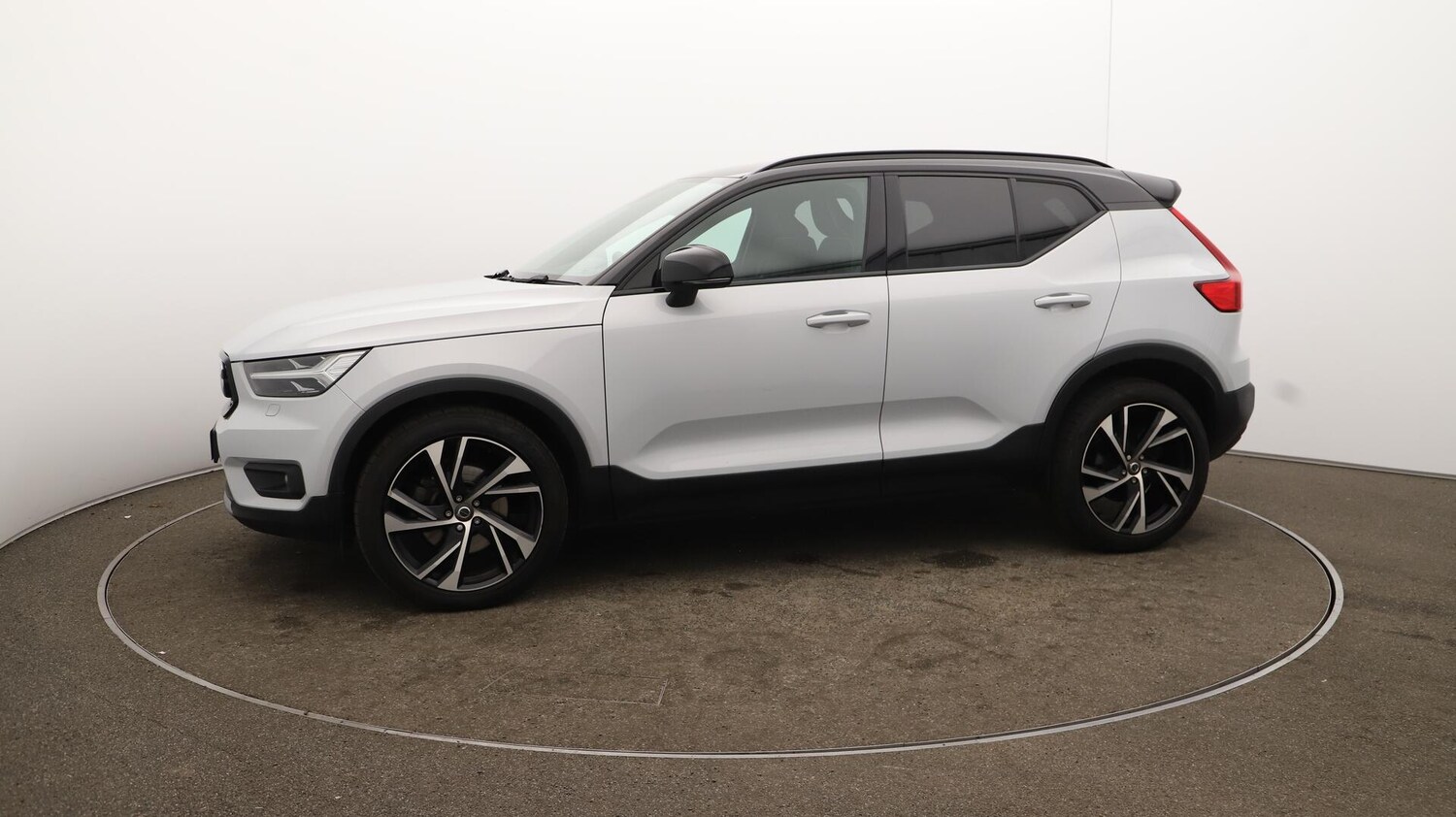 Used Volvo XC40 2021 for sale - 76085219: Photo 67