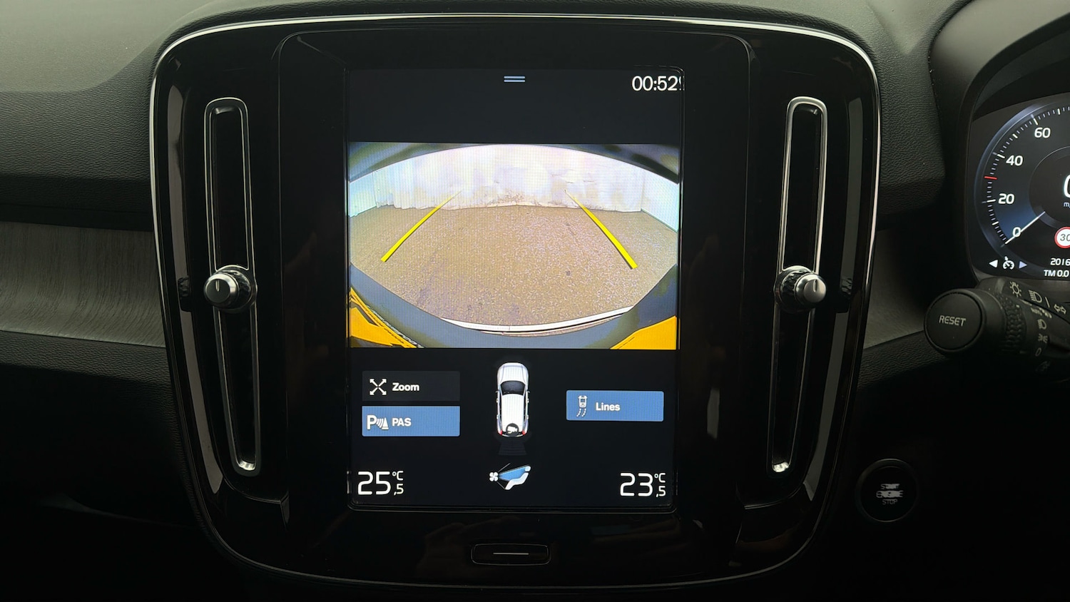 Used Volvo XC40 2022 for sale - 77963021: Photo 27