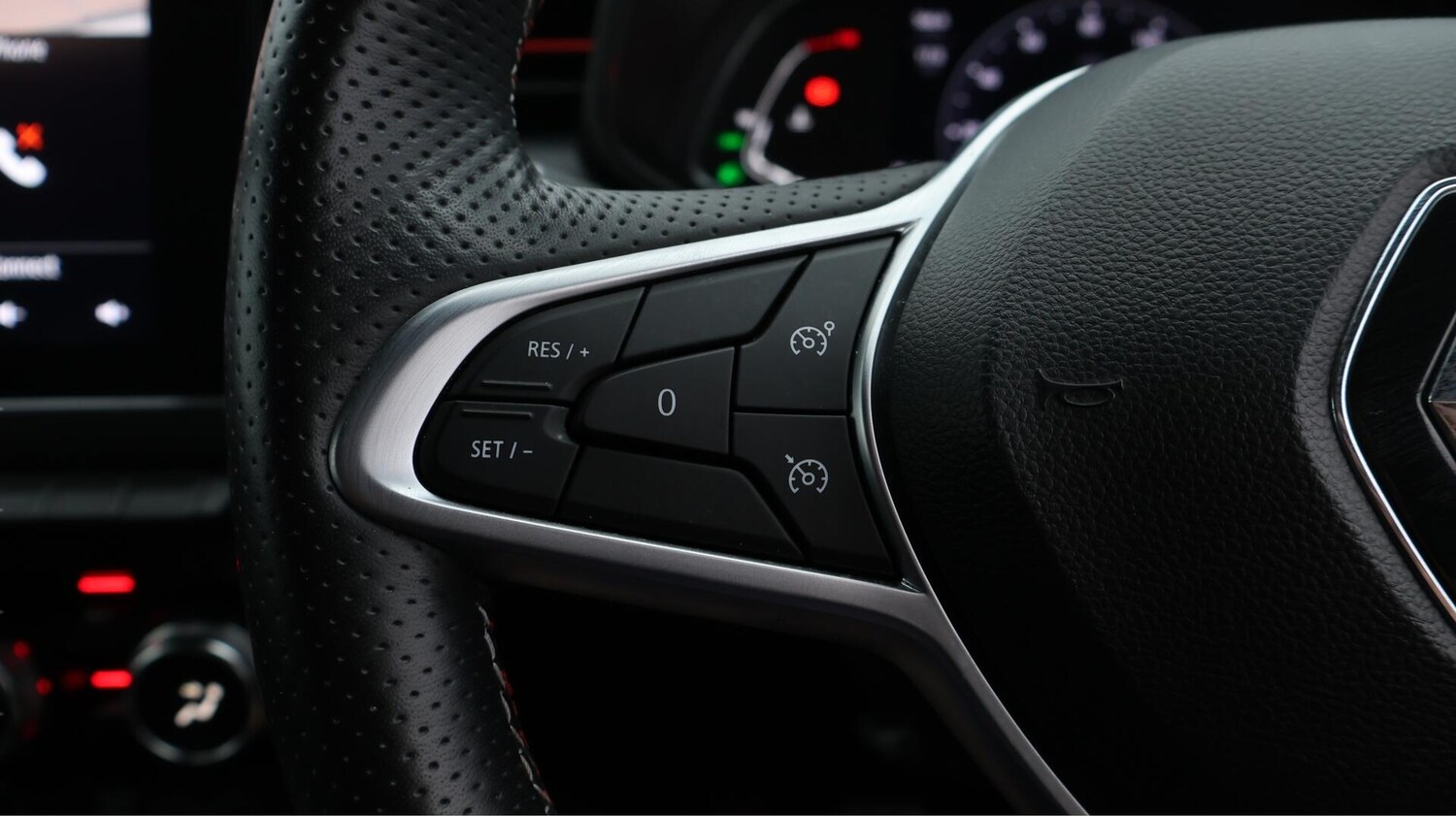 Used Renault Clio 2022 for sale - 76432177: Photo 25