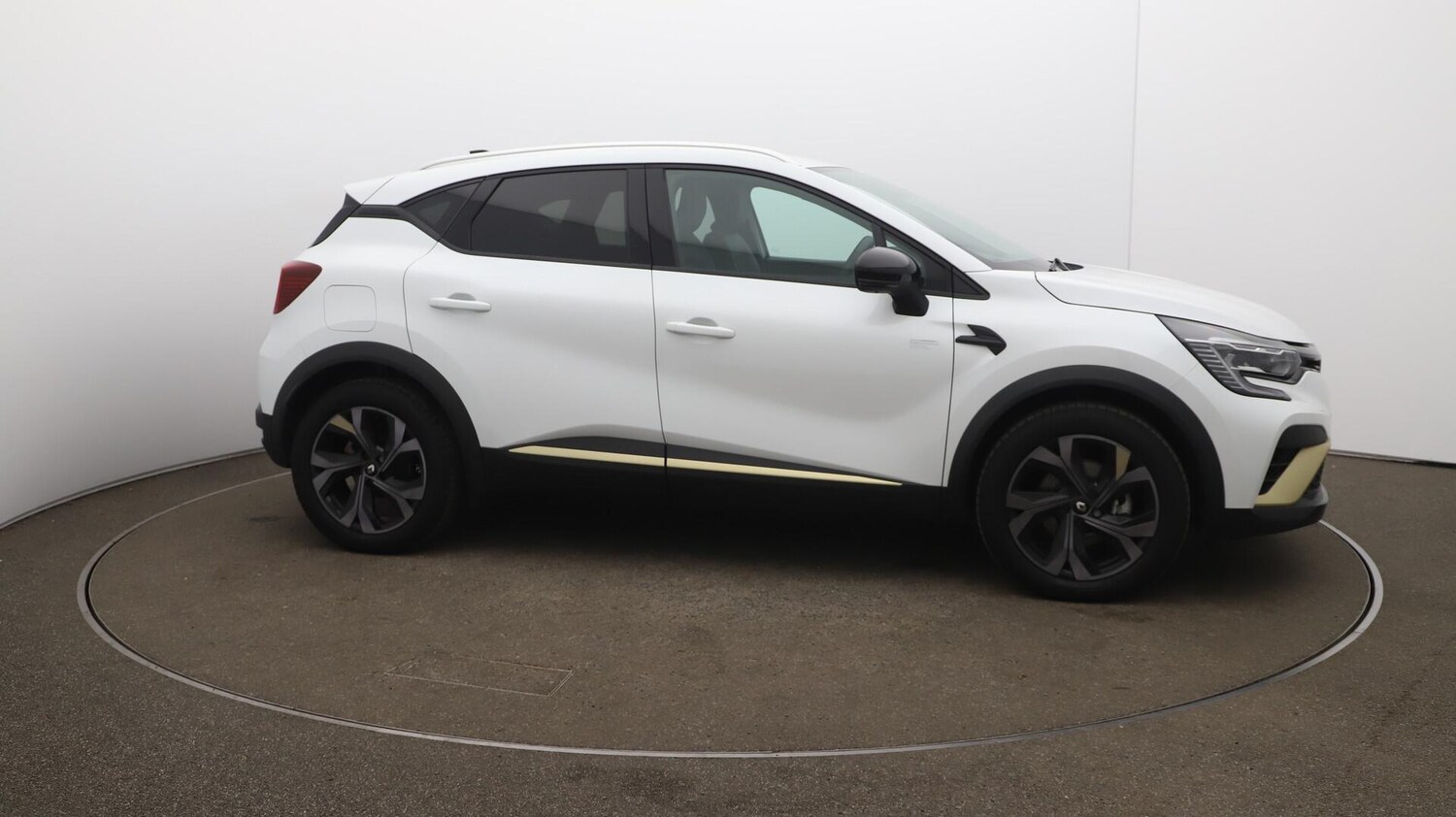 Used Renault Captur 2024 for sale - 76001178: Photo 48