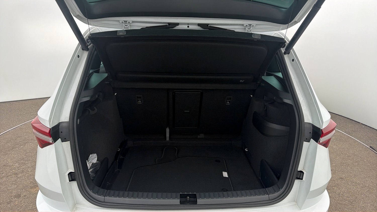 Used Skoda Karoq 2024 for sale - 78094842: Photo 16