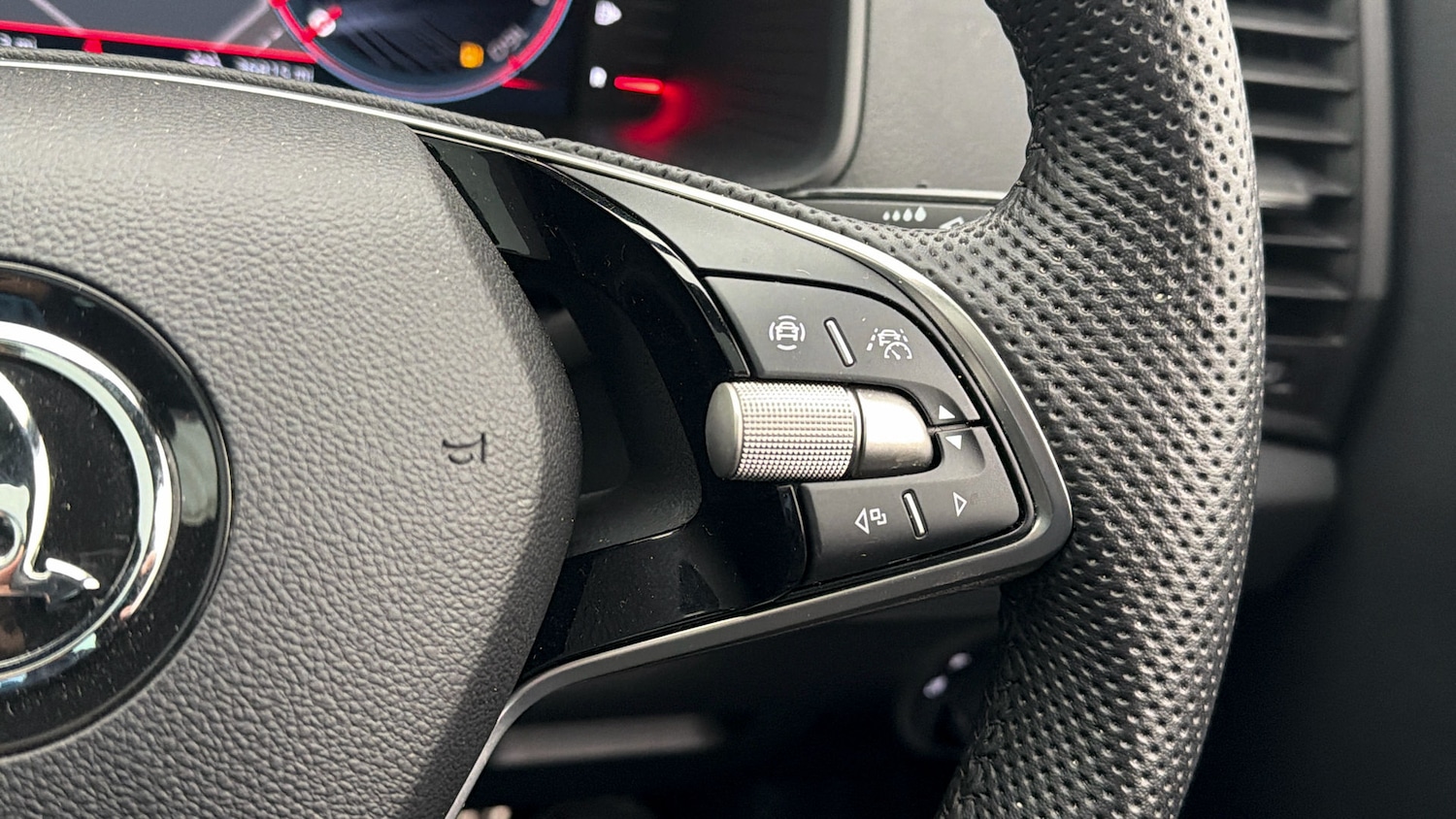 Used Skoda Karoq 2024 for sale - 78094842: Photo 23