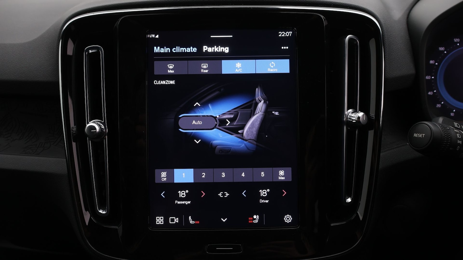 Used Volvo XC40 2023 for sale - 77797108: Photo 12