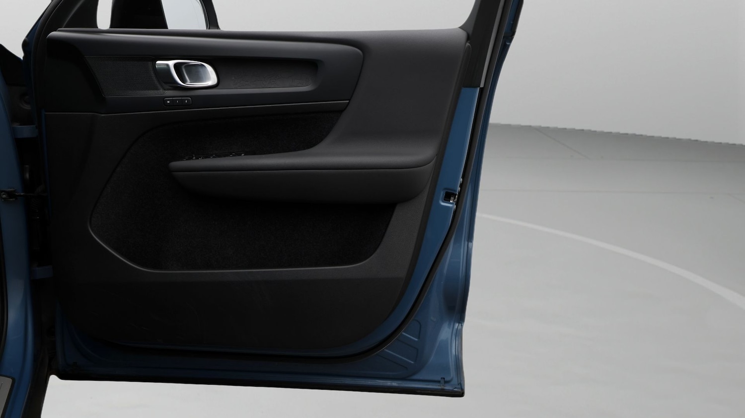 Used Volvo XC40 2023 for sale - 77797108: Photo 15