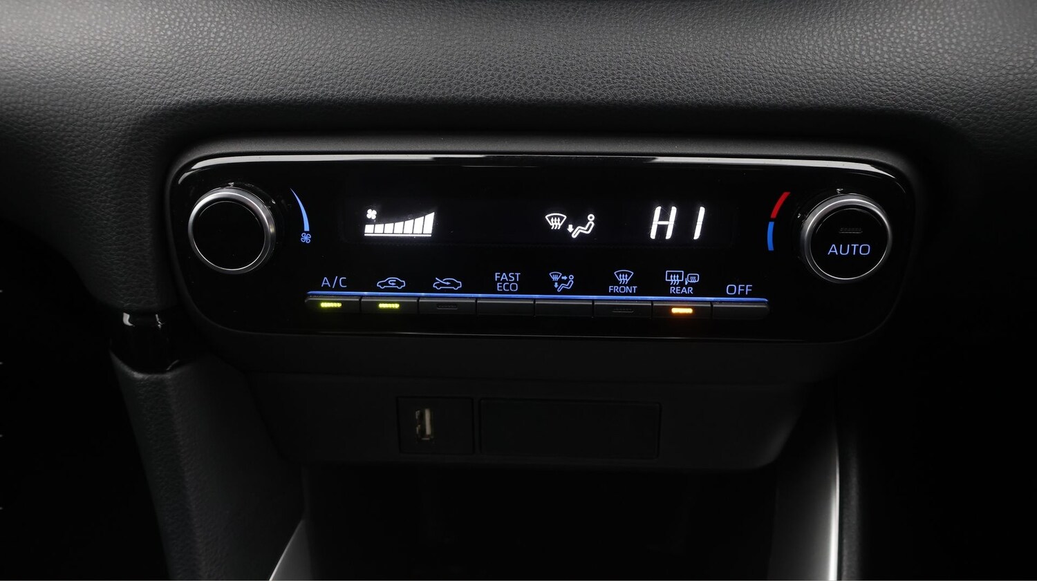 Used Toyota Yaris 2023 for sale - 77296920: Photo 12