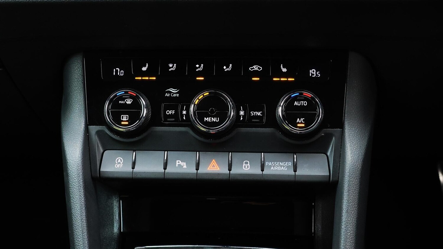 Used Skoda Karoq 2021 for sale - 76215499: Photo 13