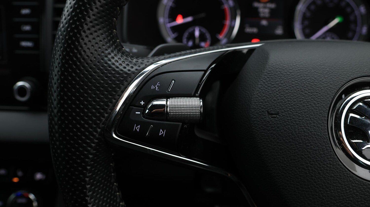 Used Skoda Karoq 2021 for sale - 76215499: Photo 26