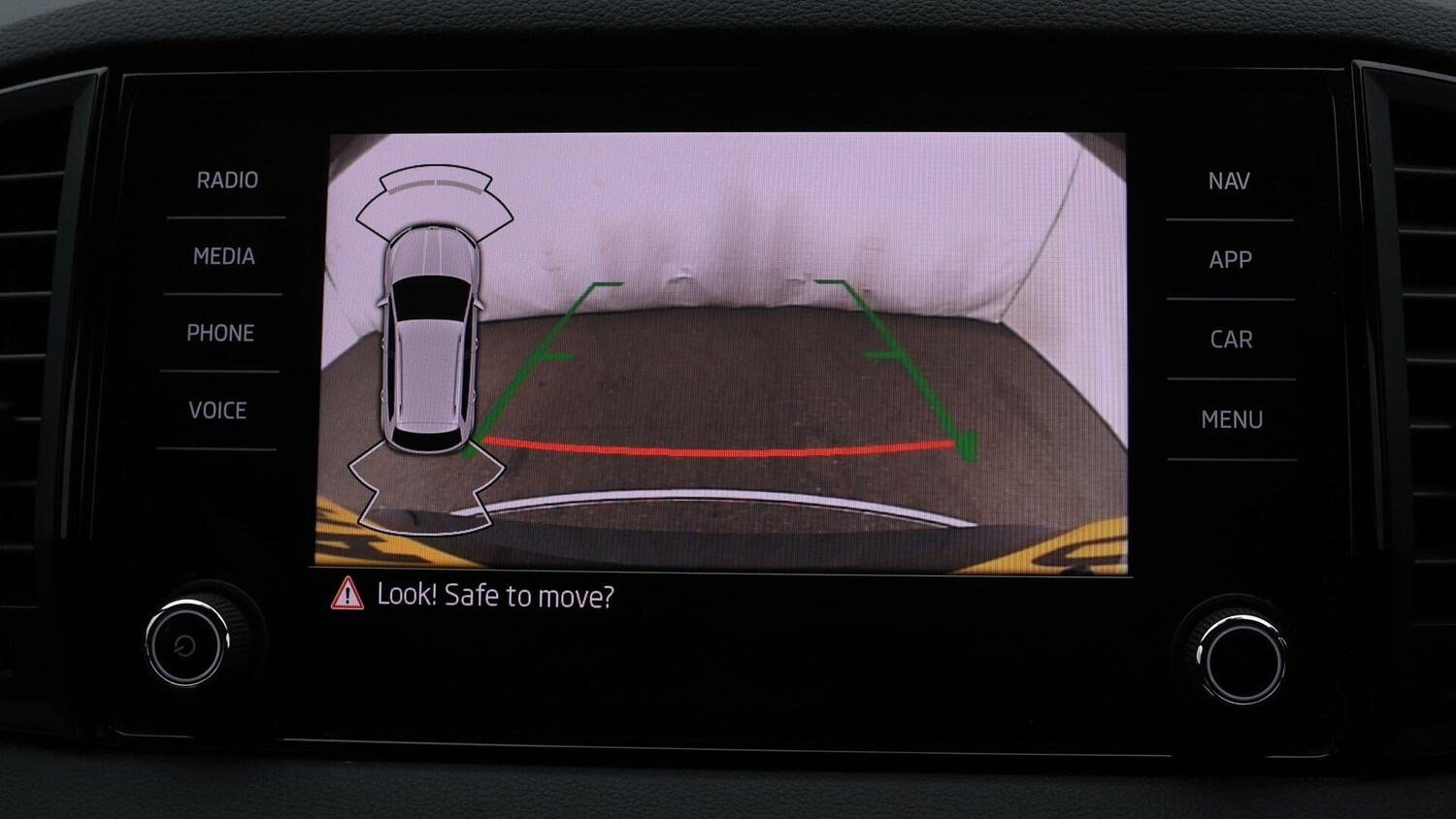 Used Skoda Karoq 2021 for sale - 76215499: Photo 28