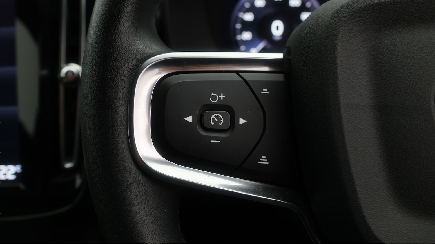 Used Volvo XC40 2022 for sale - 77807351: Photo 22