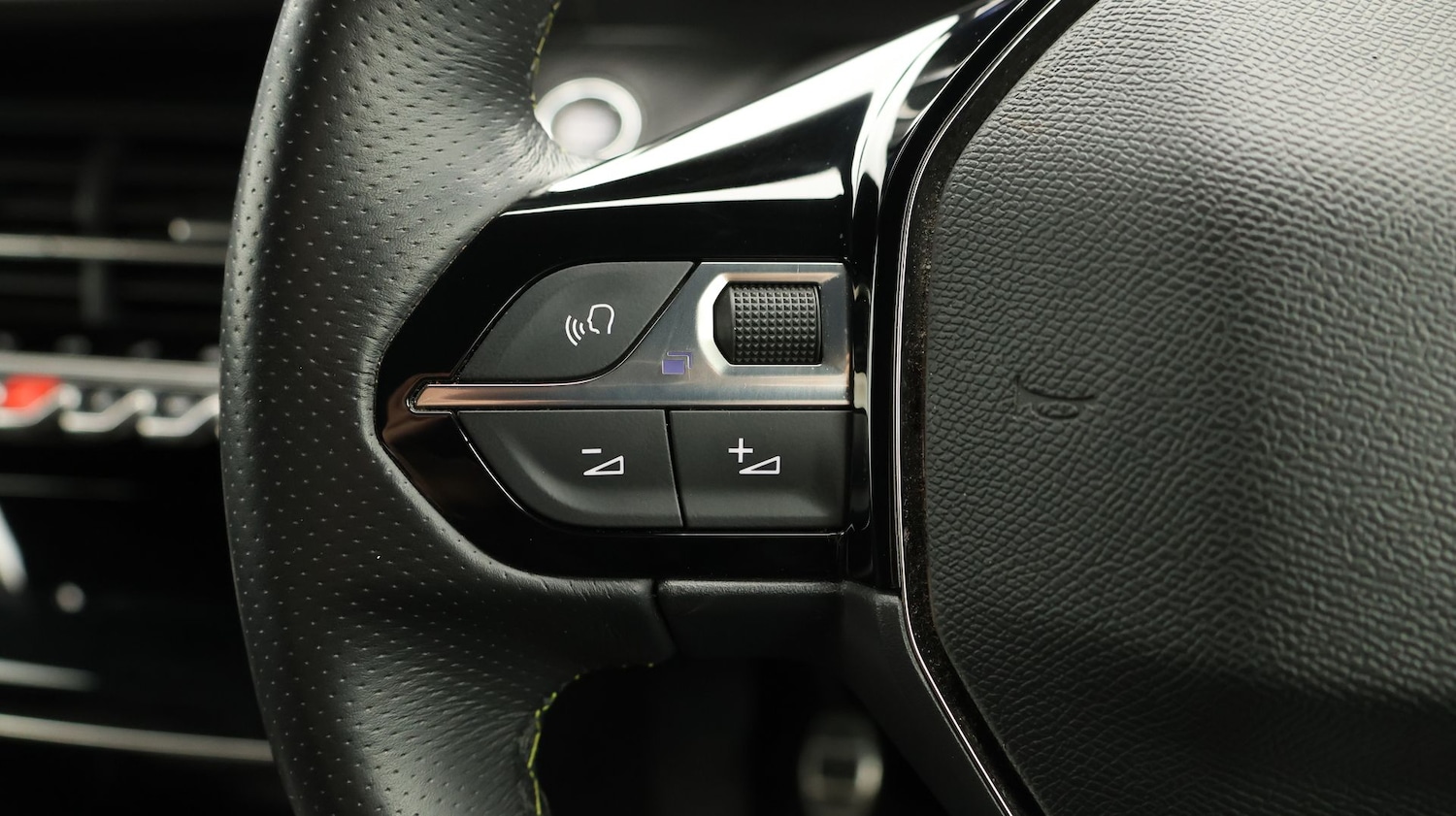 Used Peugeot 208 2023 for sale - 77210949: Photo 26