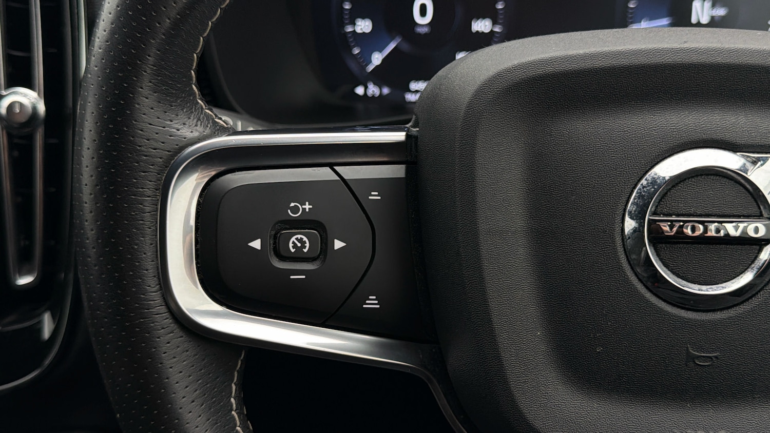 Used Volvo XC40 2021 for sale - 78197888: Photo 23