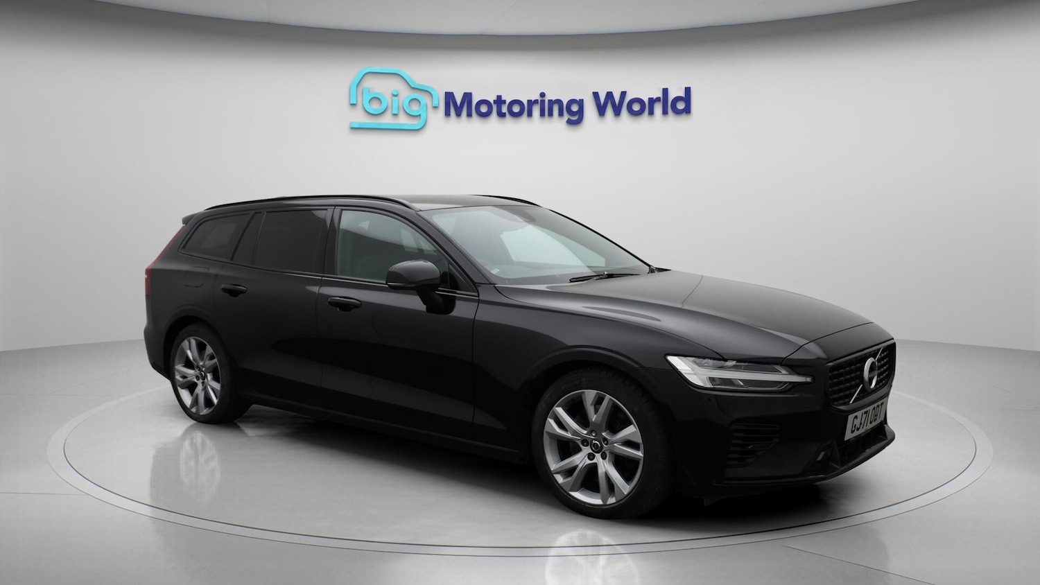 Used Volvo V60 2021 for sale - 76381065: Photo 2