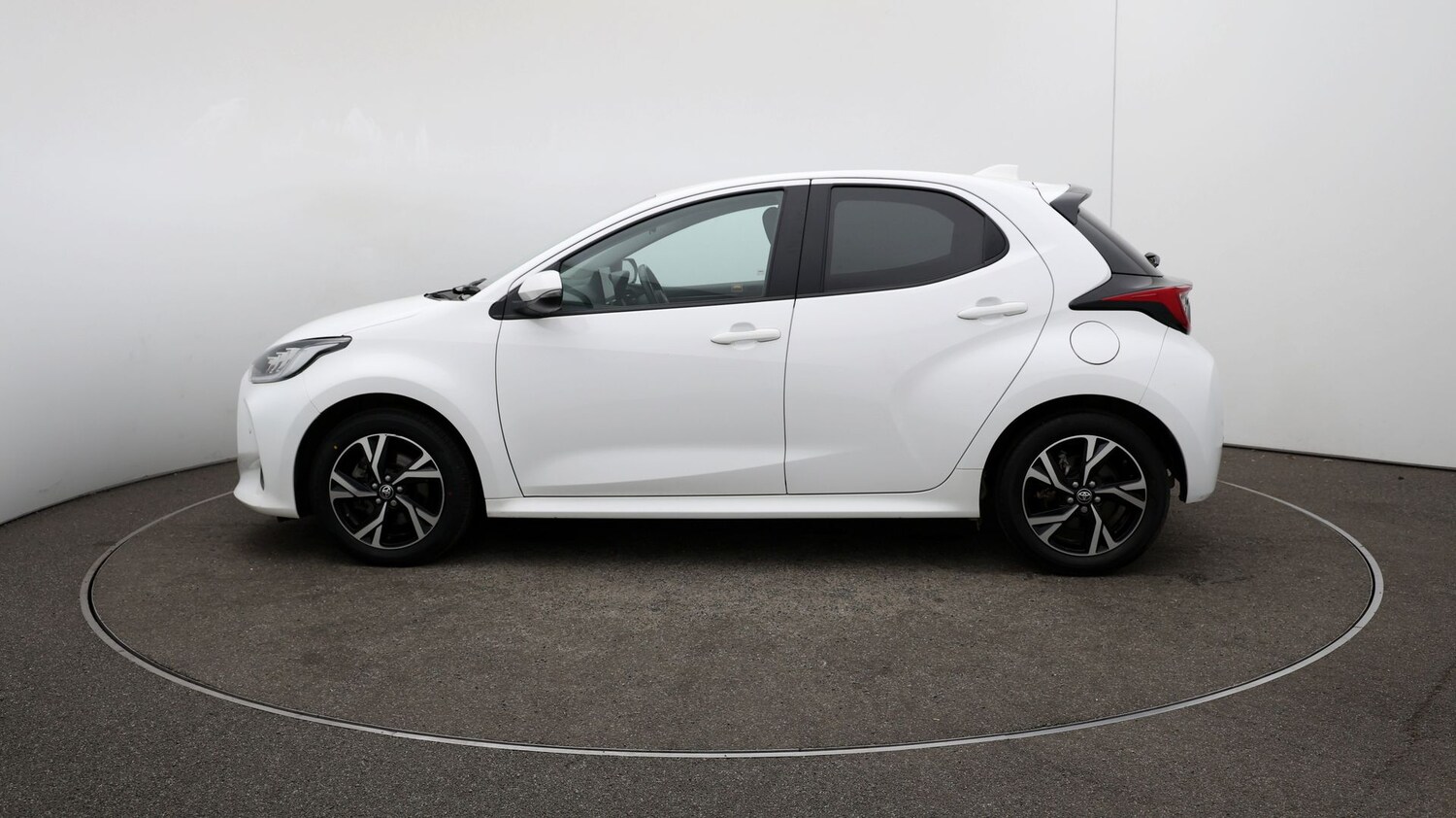 Used Toyota Yaris 2024 for sale - 77115227: Photo 31