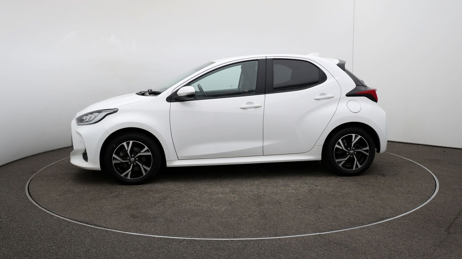 Used Toyota Yaris 2024 for sale - 77115227: Photo 32