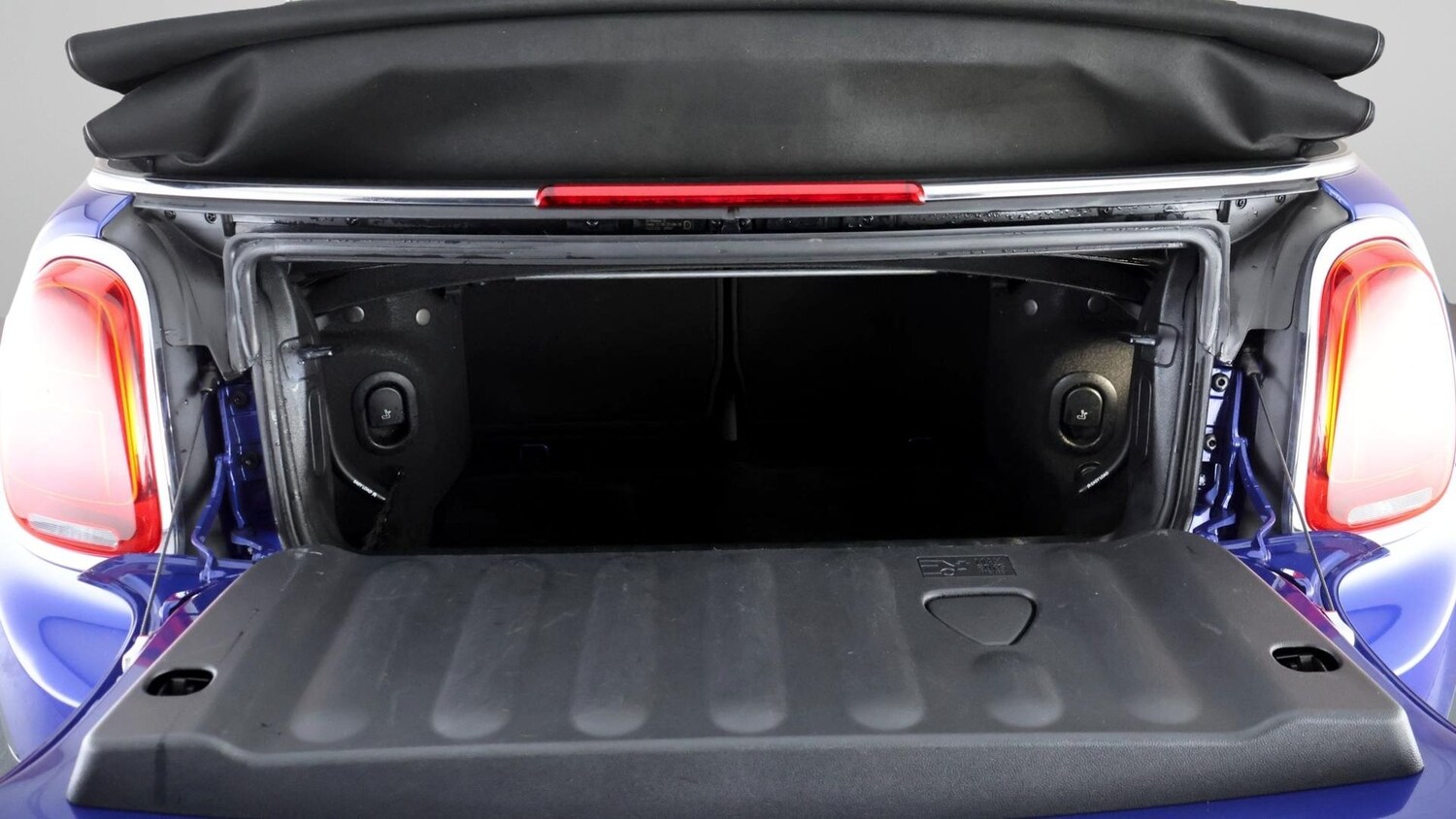 Used MINI Convertible 2018 for sale - 77490157: Photo 16