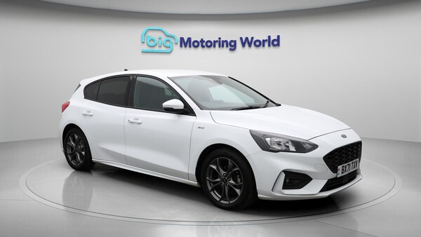Used Ford Focus 2021 for sale - 76108788: Photo 2