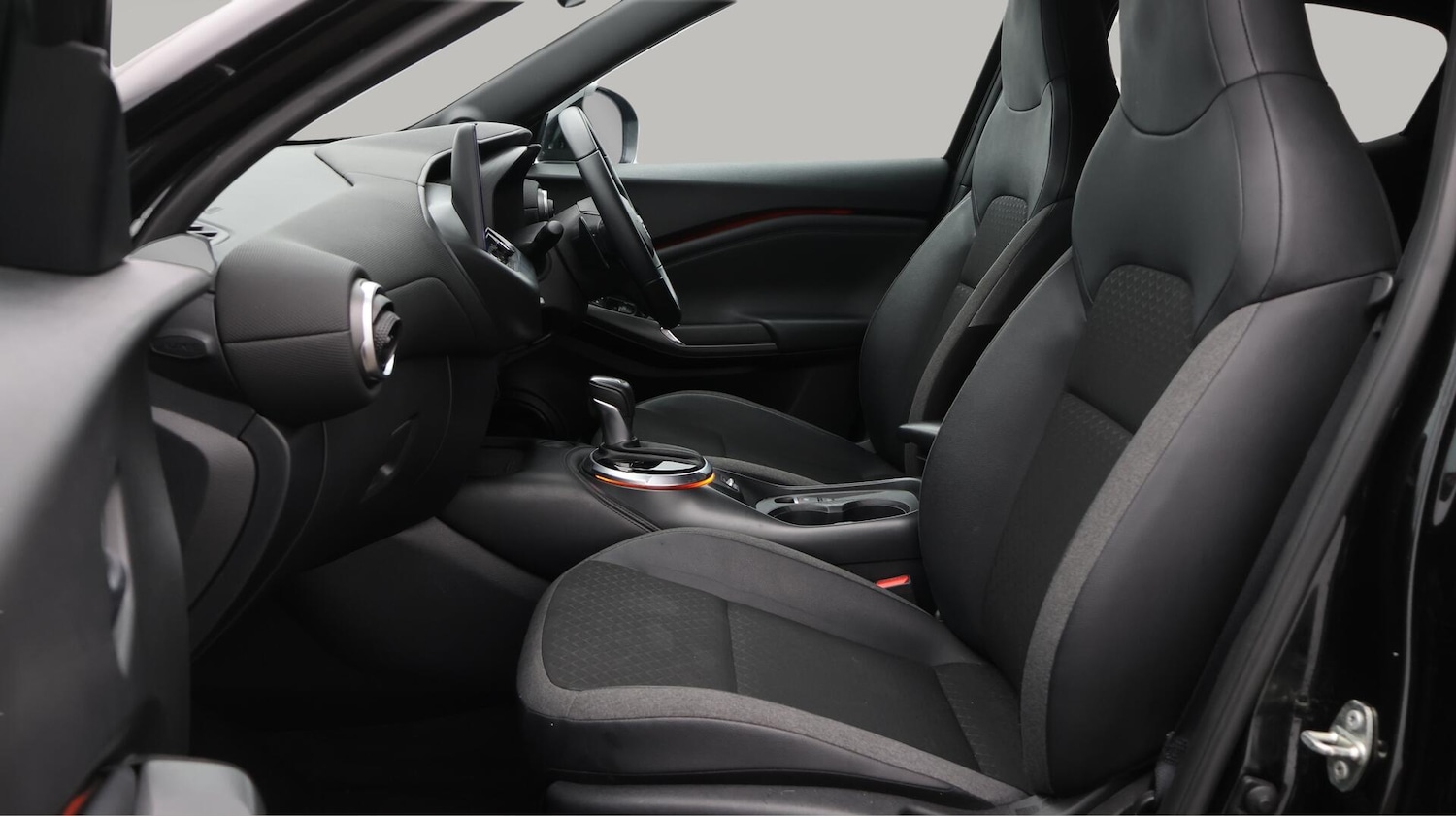 Used Nissan Juke 2024 for sale - 76608120: Photo 15