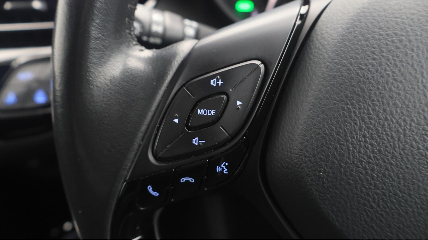 Used Toyota C-HR 2022 for sale - 76240039: Photo 24