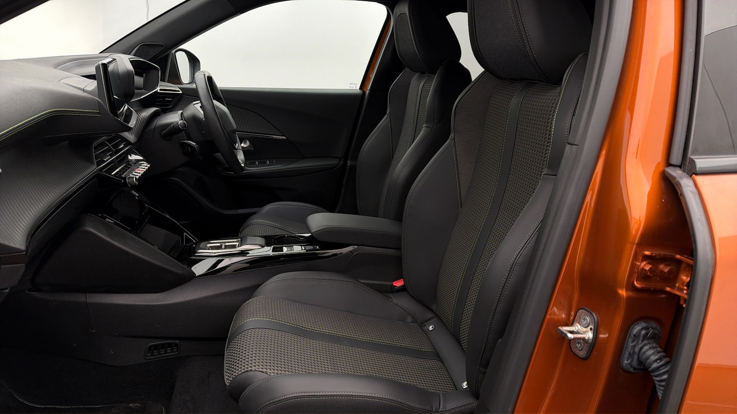 Used Peugeot E-2008 2024 for sale - 78012448: Photo 13