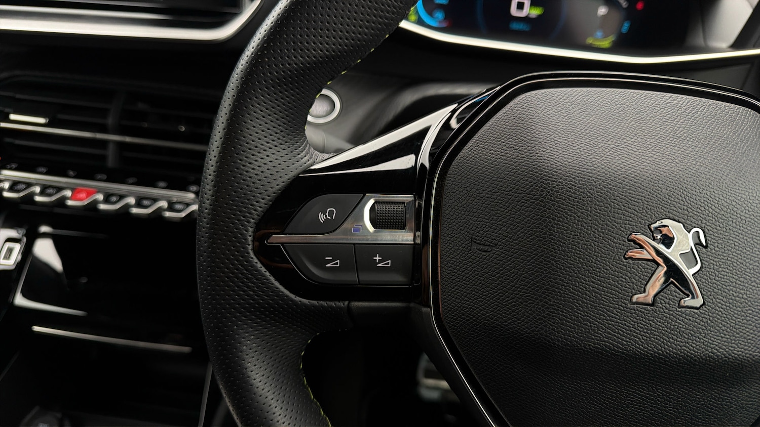 Used Peugeot E-2008 2024 for sale - 78012448: Photo 23