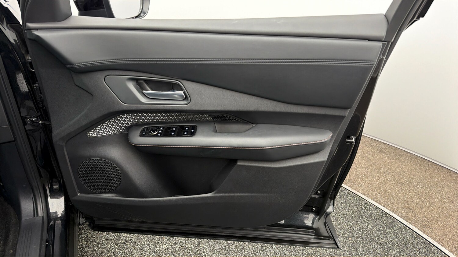 Used Nissan ARIYA 2025 for sale - 78177290: Photo 14