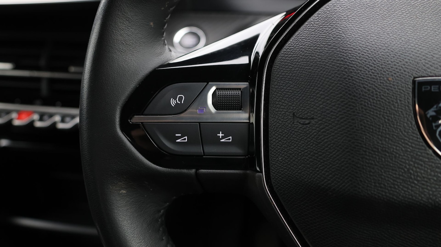 Used Peugeot 2008 2023 for sale - 78063928: Photo 25