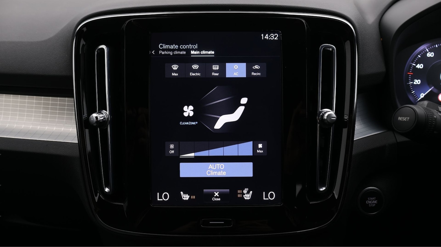 Used Volvo XC40 2023 for sale - 77589955: Photo 12