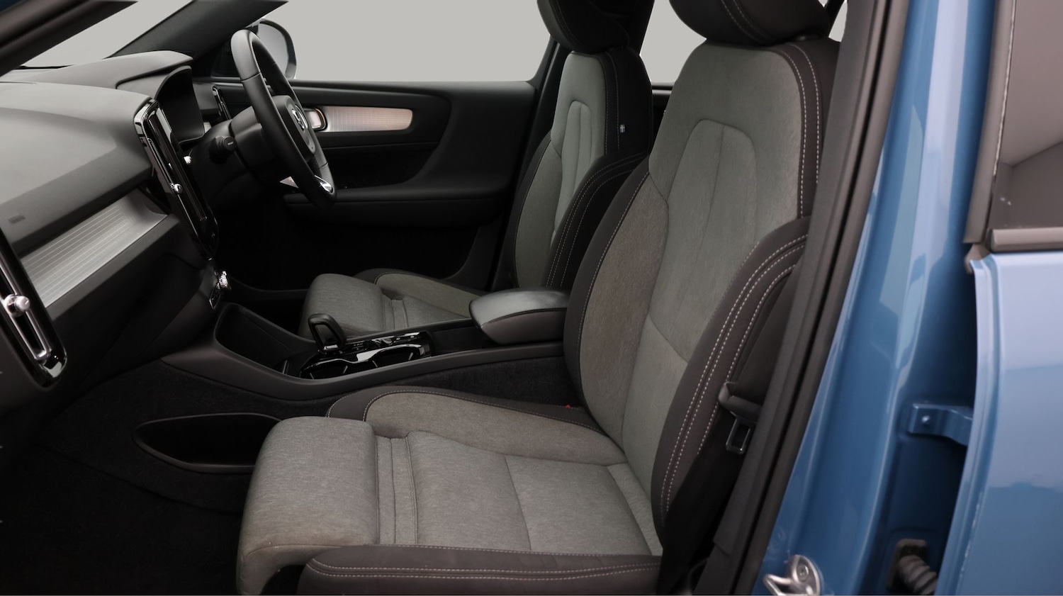 Used Volvo XC40 2023 for sale - 77589955: Photo 14