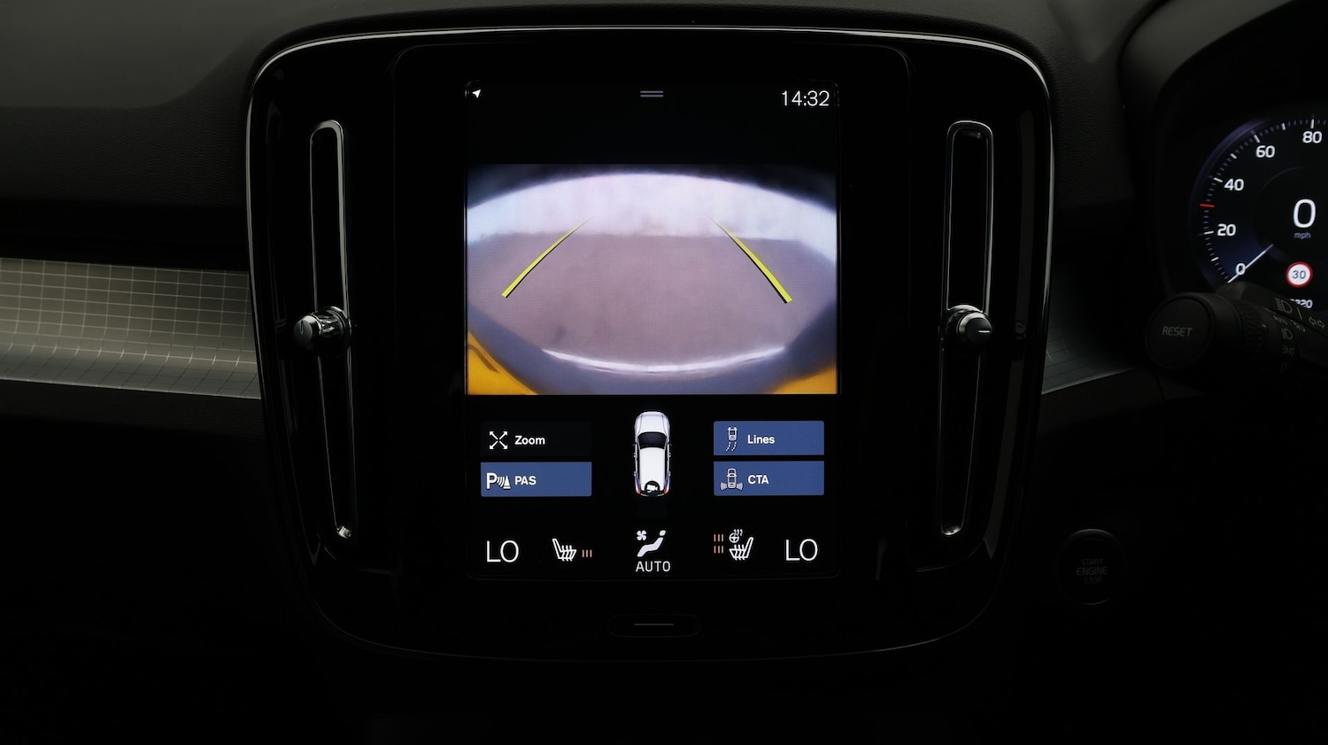 Used Volvo XC40 2023 for sale - 77589955: Photo 25