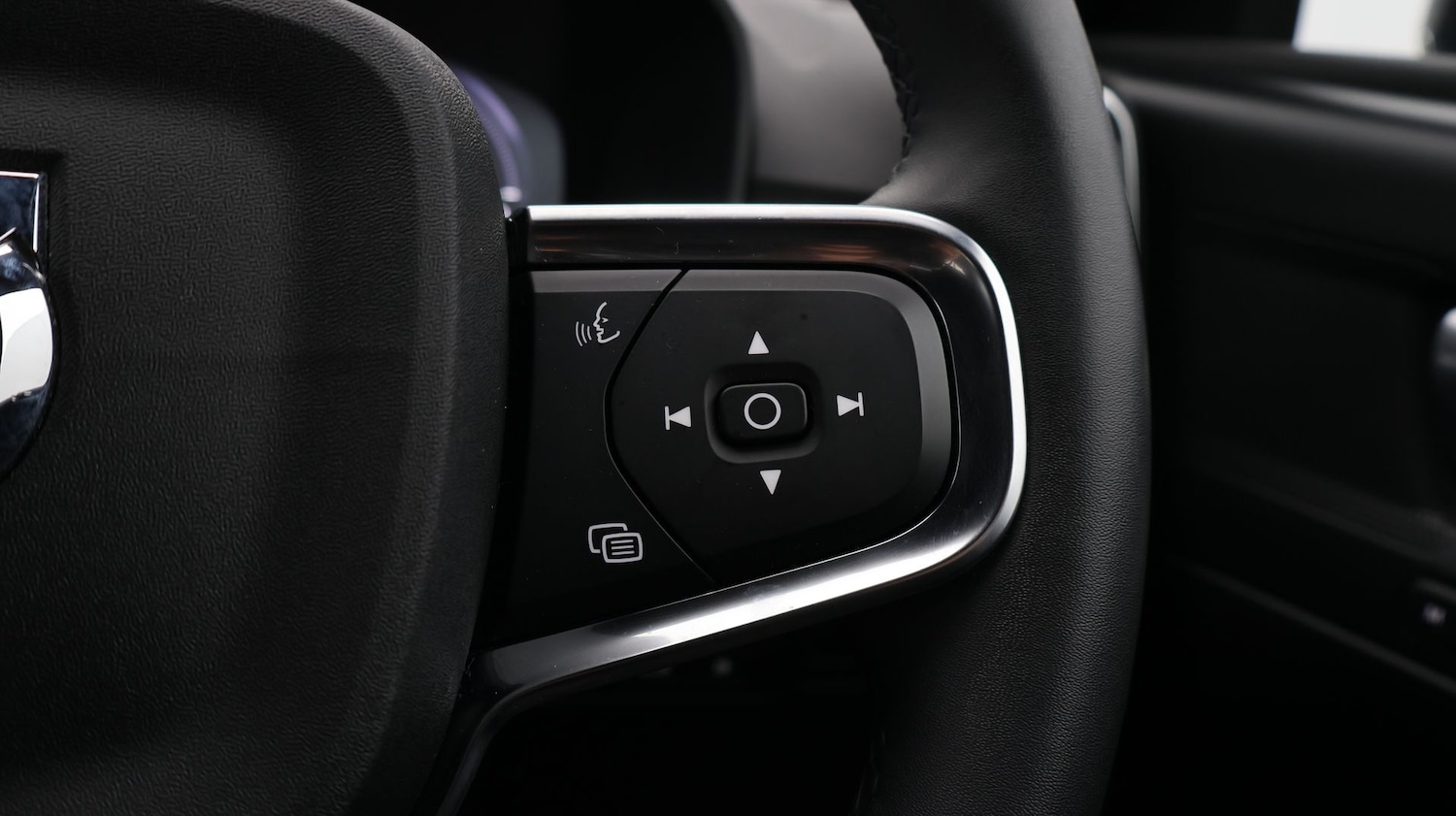 Used Volvo XC40 2023 for sale - 77589955: Photo 26