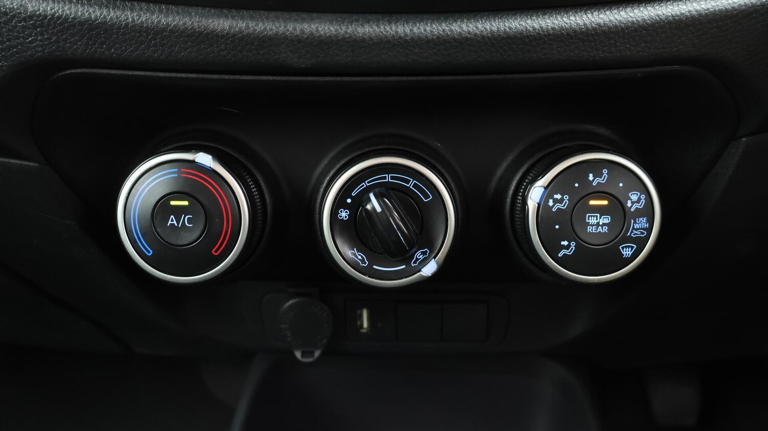 Used Toyota Aygo X 2023 for sale - 76432309: Photo 13