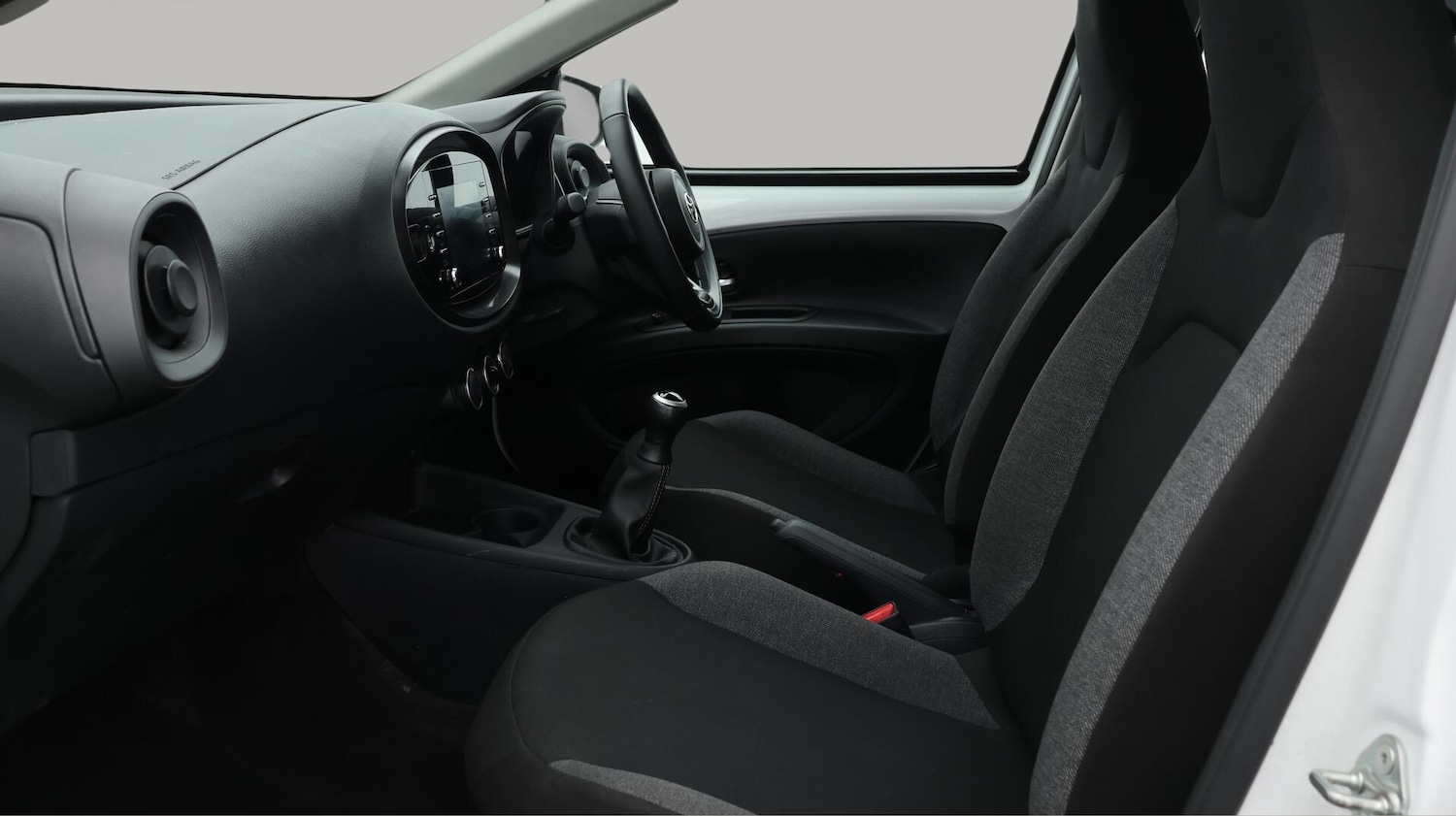 Used Toyota Aygo X 2023 for sale - 76432309: Photo 15