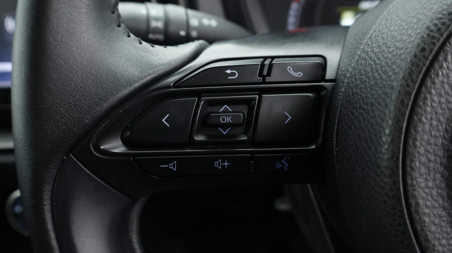 Used Toyota Aygo X 2023 for sale - 76432309: Photo 24