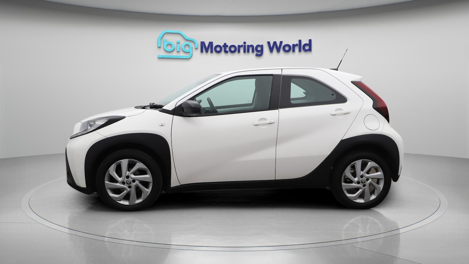 Used Toyota Aygo X 2023 for sale - 76432309: Photo 5