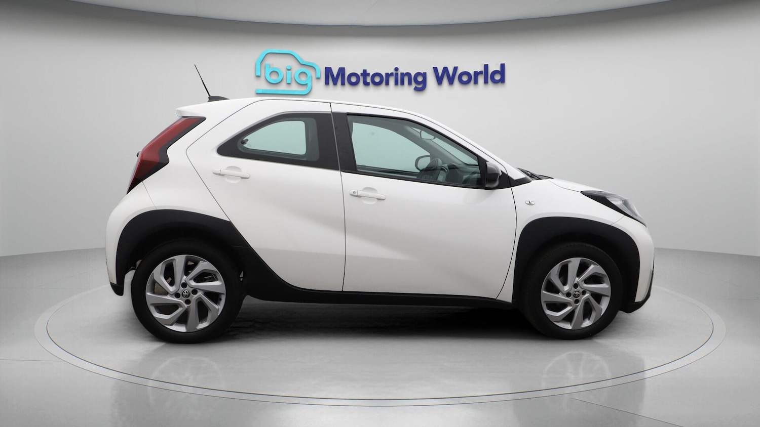 Used Toyota Aygo X 2023 for sale - 76432309: Photo 9