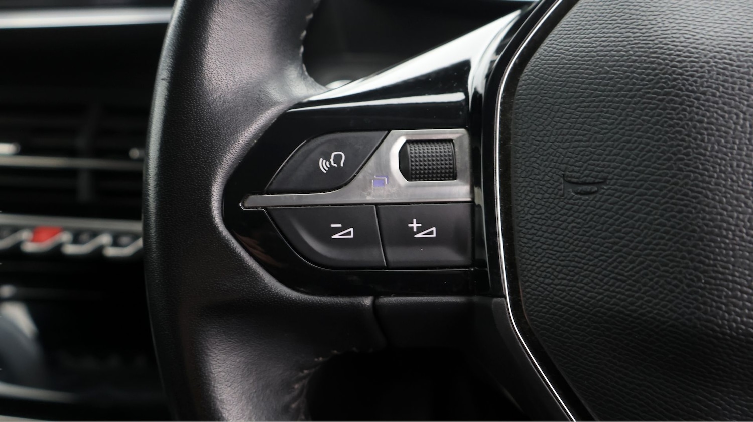 Used Peugeot 2008 2021 for sale - 77181645: Photo 20