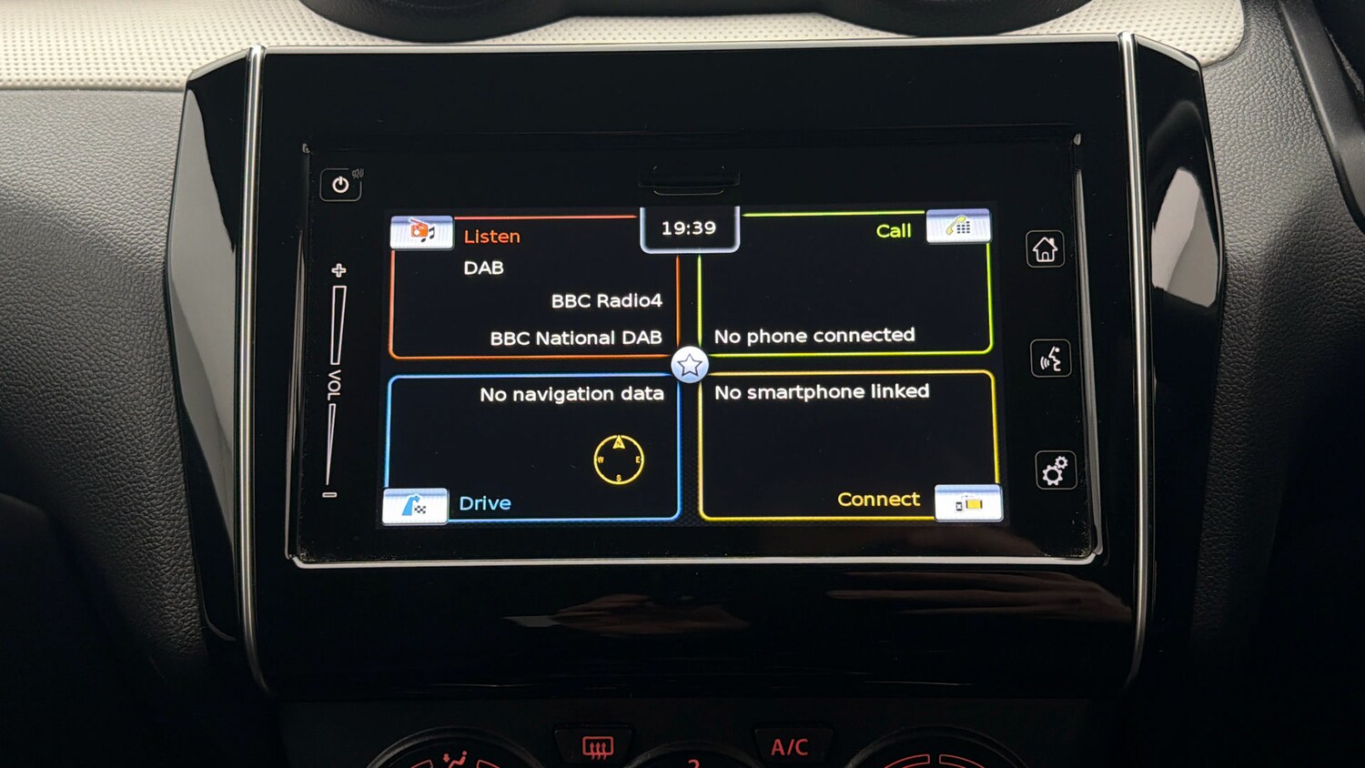 Used Suzuki Swift 2023 for sale - 77813000: Photo 10