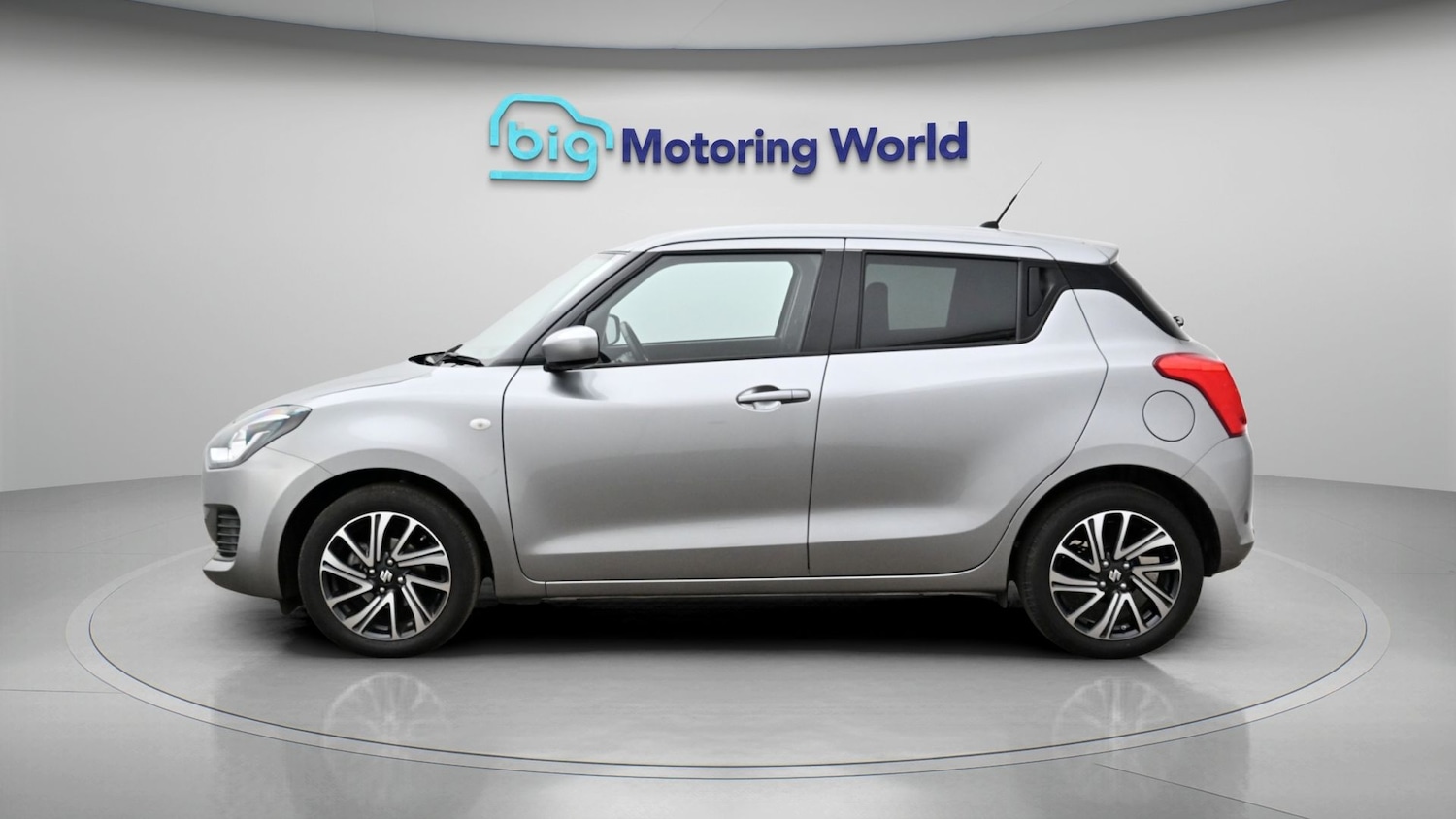 Used Suzuki Swift 2023 for sale - 77813000: Photo 4