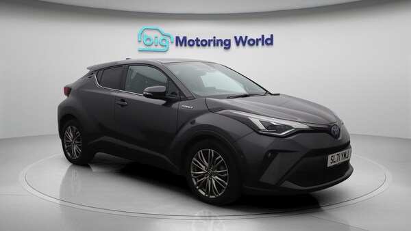Used Toyota C-HR 2021 for sale - 75622888: Photo 2