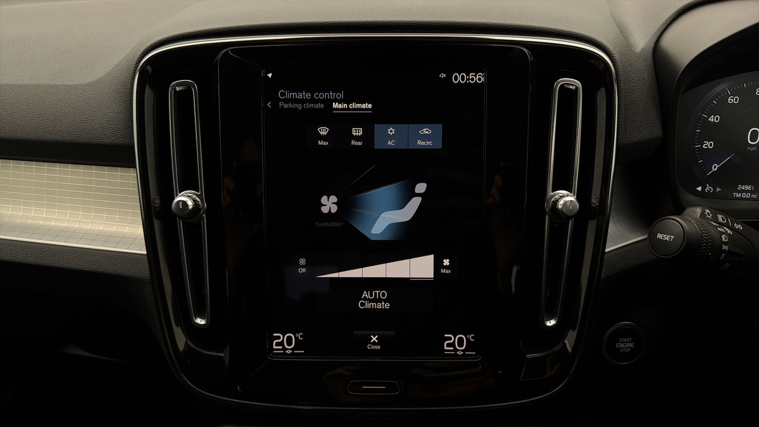 Used Volvo XC40 2022 for sale - 77962459: Photo 11